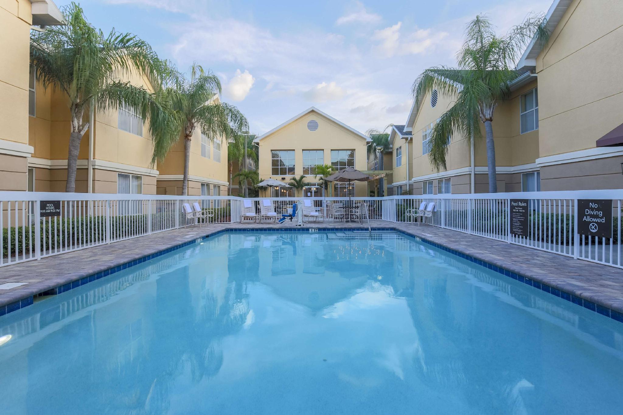 Homewood Suites By Hilton St. Petersburg Clearwater Exterior photo